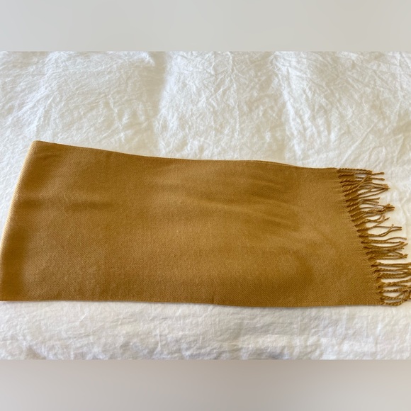 Royal Rossi | Cashmere Scarf Beige Camel Color Fringe Classic Soft Minimalist - Picture 5 of 6